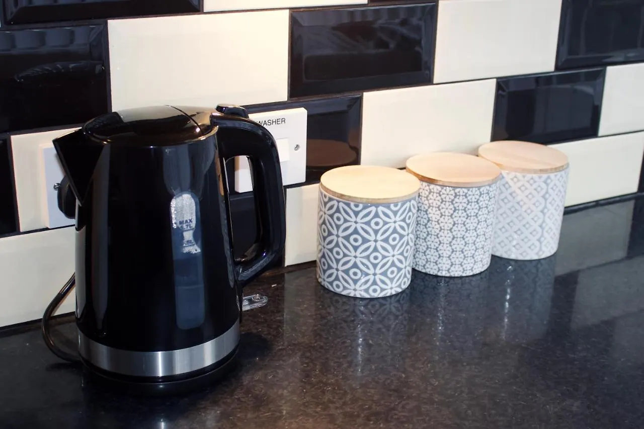 Treetops View - Cheerful & Modern Home In Bispham, Blackpool Holiday home