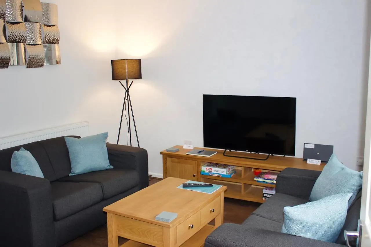 Treetops View - Cheerful & Modern Home In Bispham, Blackpool United Kingdom
