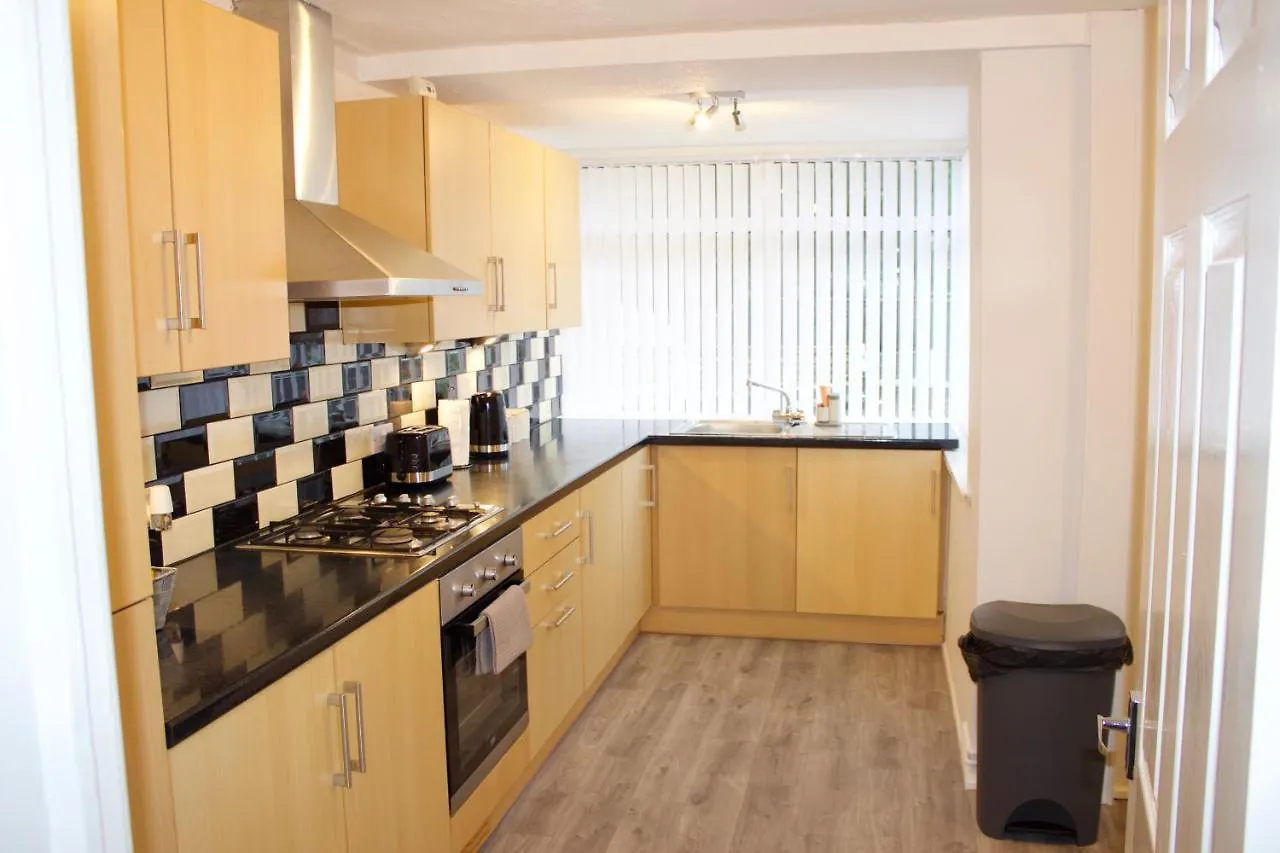 Treetops View - Cheerful & Modern Home In Bispham, Blackpool