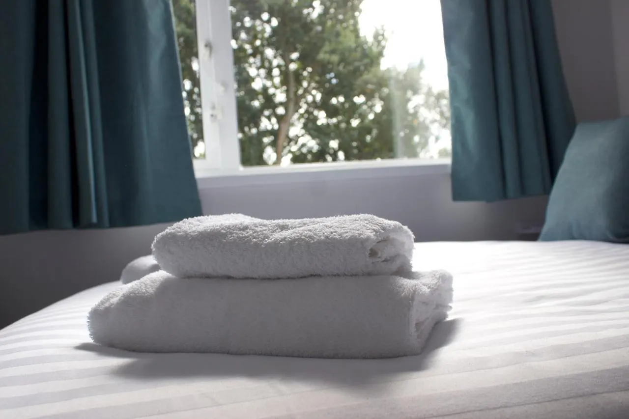 Treetops View - Cheerful & Modern Home In Bispham, Blackpool 0*,  United Kingdom